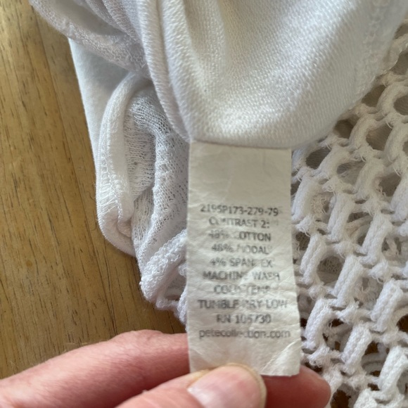 Adorable white tee that will give a little kick to jeans or whatever! - Picture 10 of 10